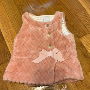 Pink fuzzy vest, size 18m
